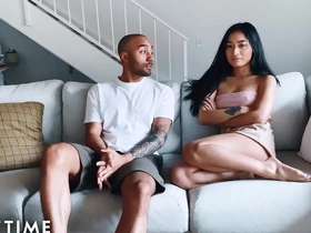 Avery Black and Oliver Davis's steamy homemade romance unfolds in Model Time