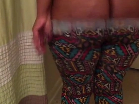 Stunning black girl shows off her amazing ass in 480p video